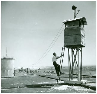 Werner Braun, The Watchtower, next to the water tower in Kibbutz Ziqim, 1958. Photo: Werner Braun, Werner Braun collection, Yad Yitzhak Ben-Zvi Photo Archive.