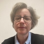 Dr. Hélène de Baynast avatar image