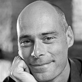 Prof. Dr. Stefan Gössling avatar image