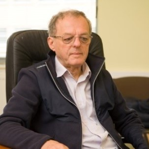 Prof. Dr. Jerzy Ratajski avatar image