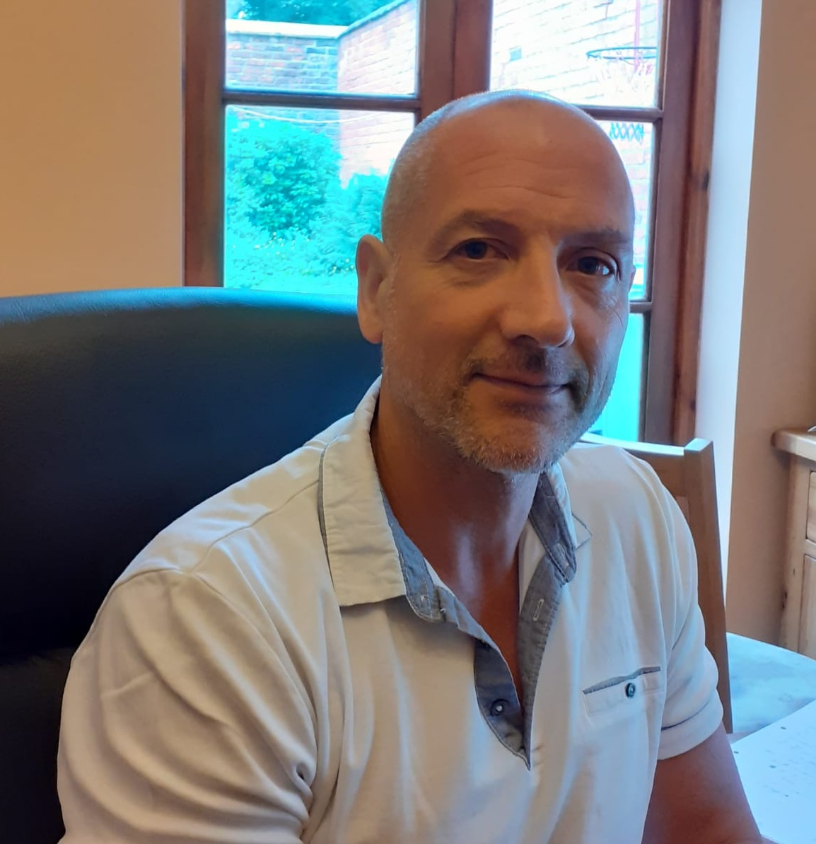 Dr. Robin Curtis avatar image