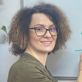 Dr. Angela Digulescu avatar image