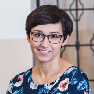 Prof. Dr. Joanna Olesiak-Bańska avatar image