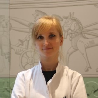 Dr. Eva Menart avatar image