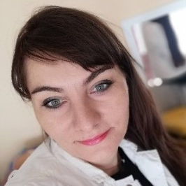 Dr. Anna Parus avatar image