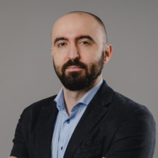 Dr. Cristian Scheau avatar image