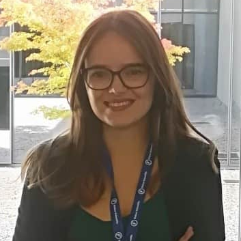 Dr. Flávia Castro avatar image