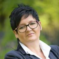 Dr. Anna Adamik avatar image