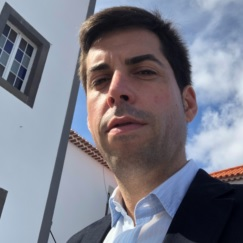 Dr. Sérgio Lousada avatar image