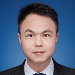 Prof. Dr. Xinggang Wang avatar image