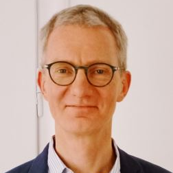 Prof. Dr. Stefan Haacke avatar image