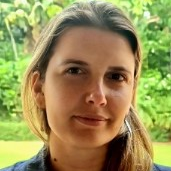 Dr. Débora Corrêa avatar image