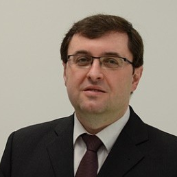 Prof. Dr. Bernhard Wilhelm Roth avatar image