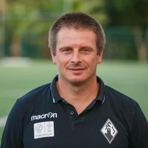 Dr. Fernando Santos avatar image