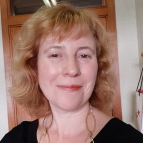 Dr. Manuela Zubitur avatar image