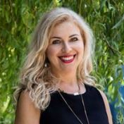 Dr. Ilona Kopyta avatar image