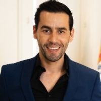 Dr. Vasco Ribeiro Santos avatar image