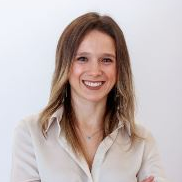 Dr. Flávia Sousa avatar image