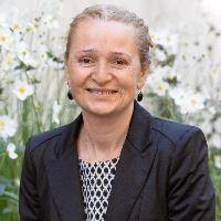 Dr. Isabelle Arnet avatar image