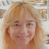 Dr. Estela Costa avatar image