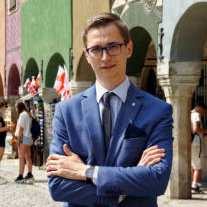 Dr. Szymon Tomczak avatar image