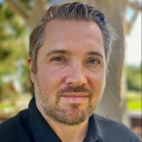 Dr. Martin Pal avatar image