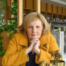 Prof. Dr. Claire Smith avatar image