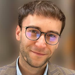 Dr. Dominik Wołosz avatar image