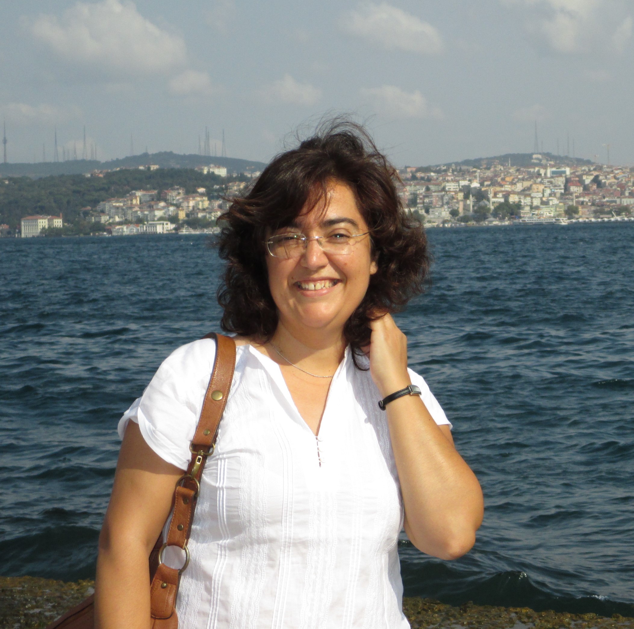 Dr. Regina Duarte avatar image