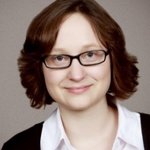 Dr. Vanessa Bach avatar image