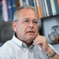 Dr. András Lakos avatar image