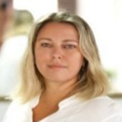 Dr. Renata Karina Reis avatar image