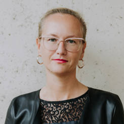 Dr. Anna-liisa Tamm avatar image