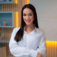 Dr. Izabella Fernandes avatar image