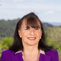 Dr. Stéphanie Fayolle avatar image