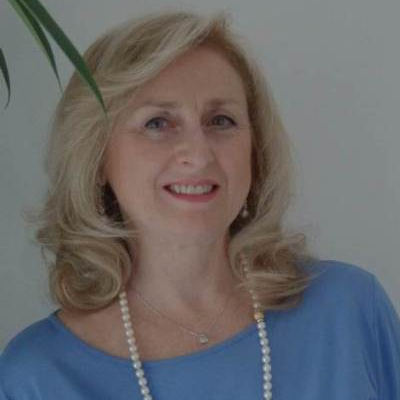 Dr. Adriana Bernardi avatar image