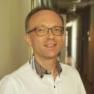 Dr. Dariusz Latowski avatar image