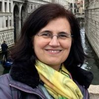 Dr. Lucinda V. Reis avatar image