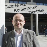 Prof. Dr. Simón Peña-Fernández avatar image