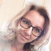 Dr. Anna Winiarczyk-Raźniak avatar image