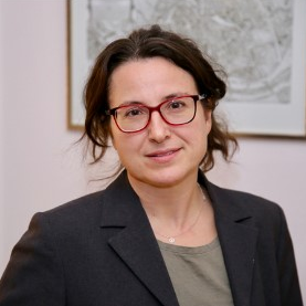 Dr. María Rosario García-Gil avatar image