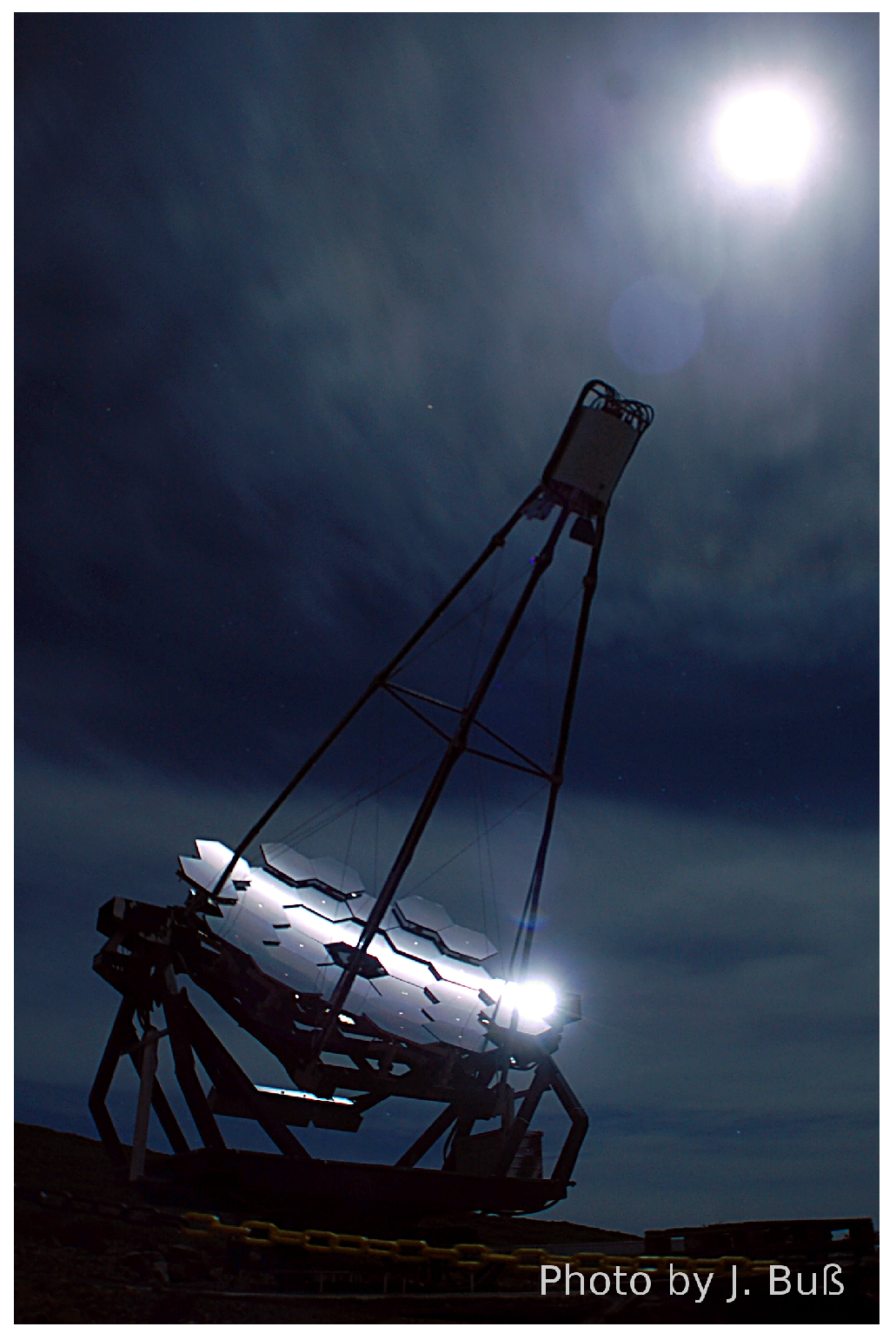 Galaxies 05 00018 g001