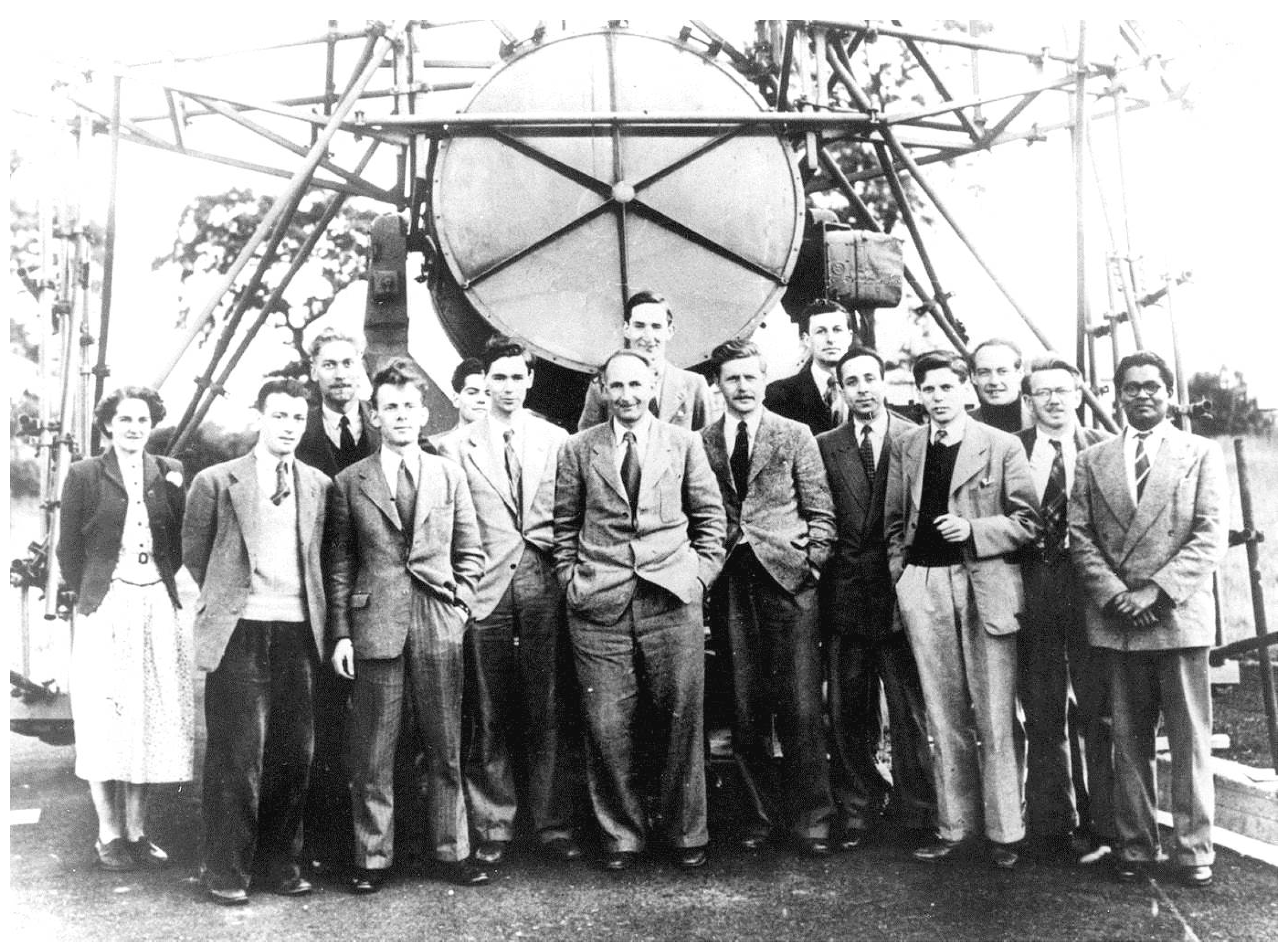 Galaxies 05 00068 g001