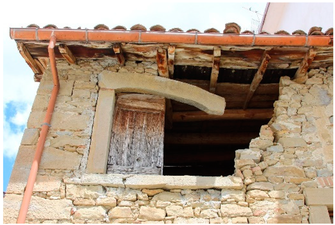 Heritage 06 00123 i003