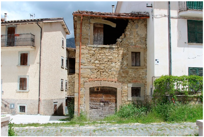 Heritage 06 00123 i004