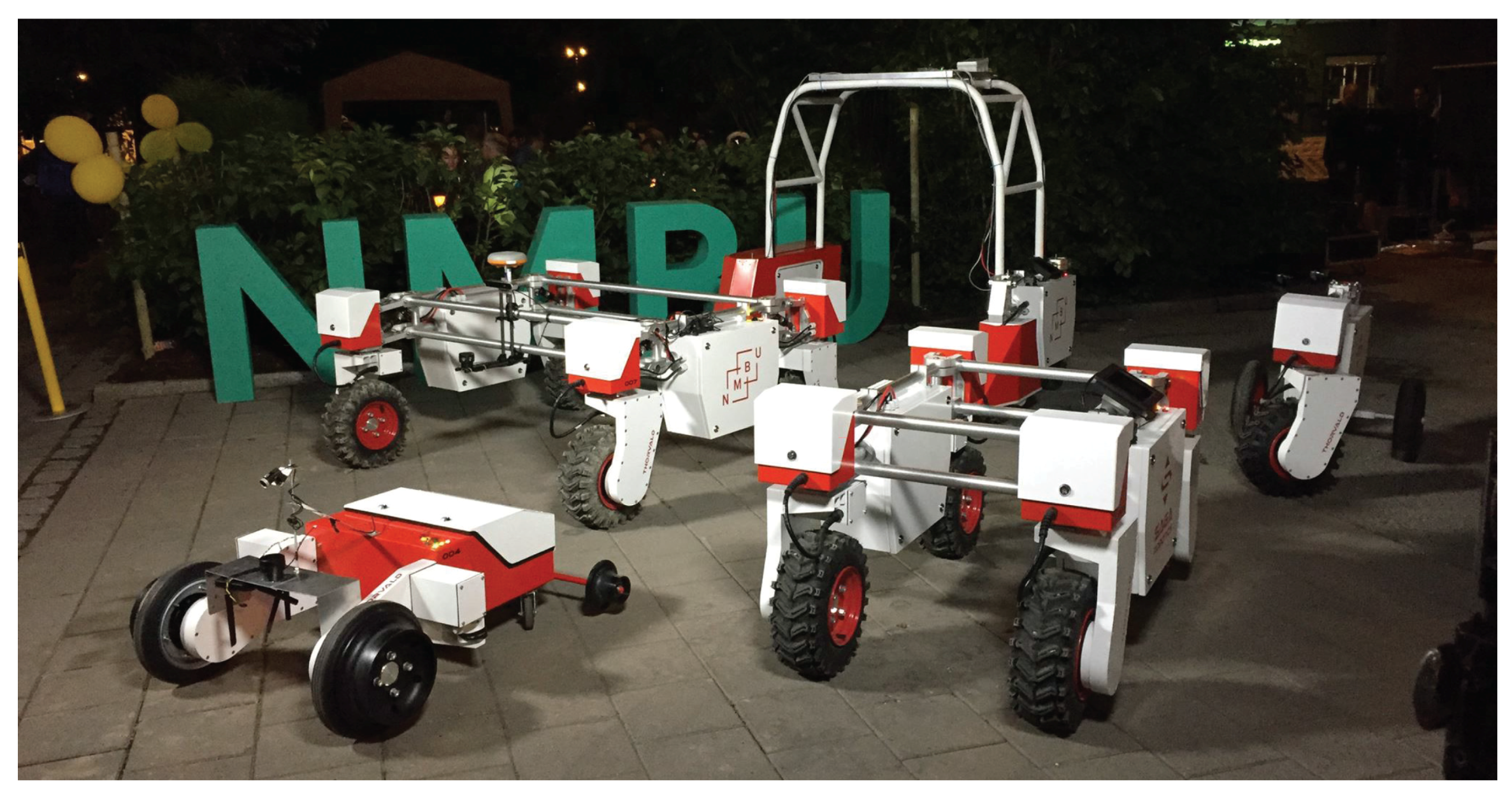 Robotics 06 00024 g001